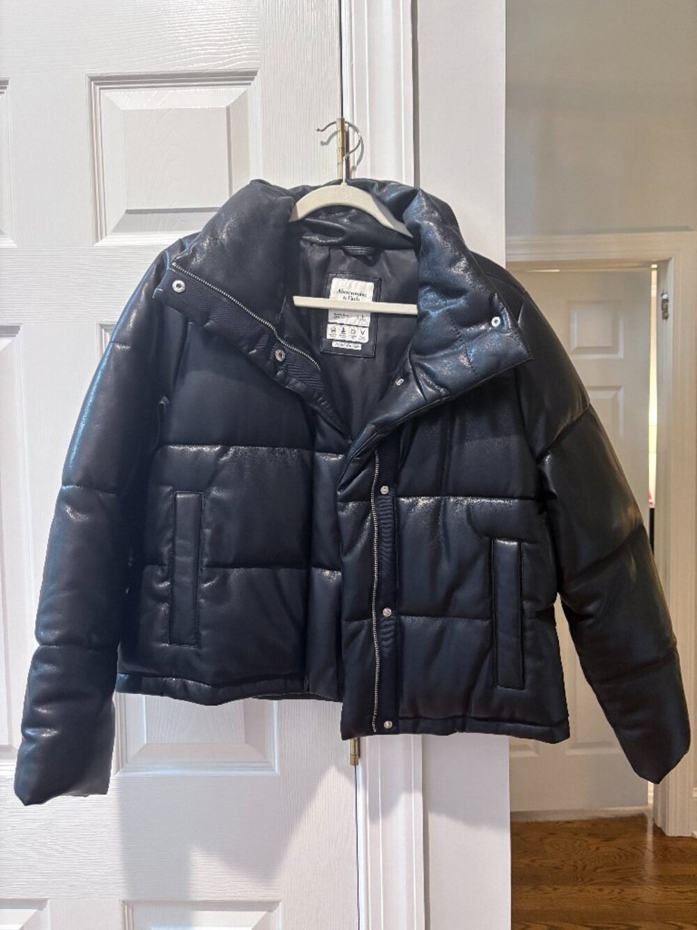 Abercrombie & Fitch vegan leather mini puffer jacket in black L